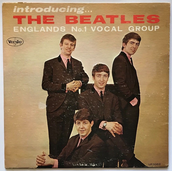 La tapa de "Introducing... The Beatles", lanzado el 10 de enero de 1964 en Estados Unidos.