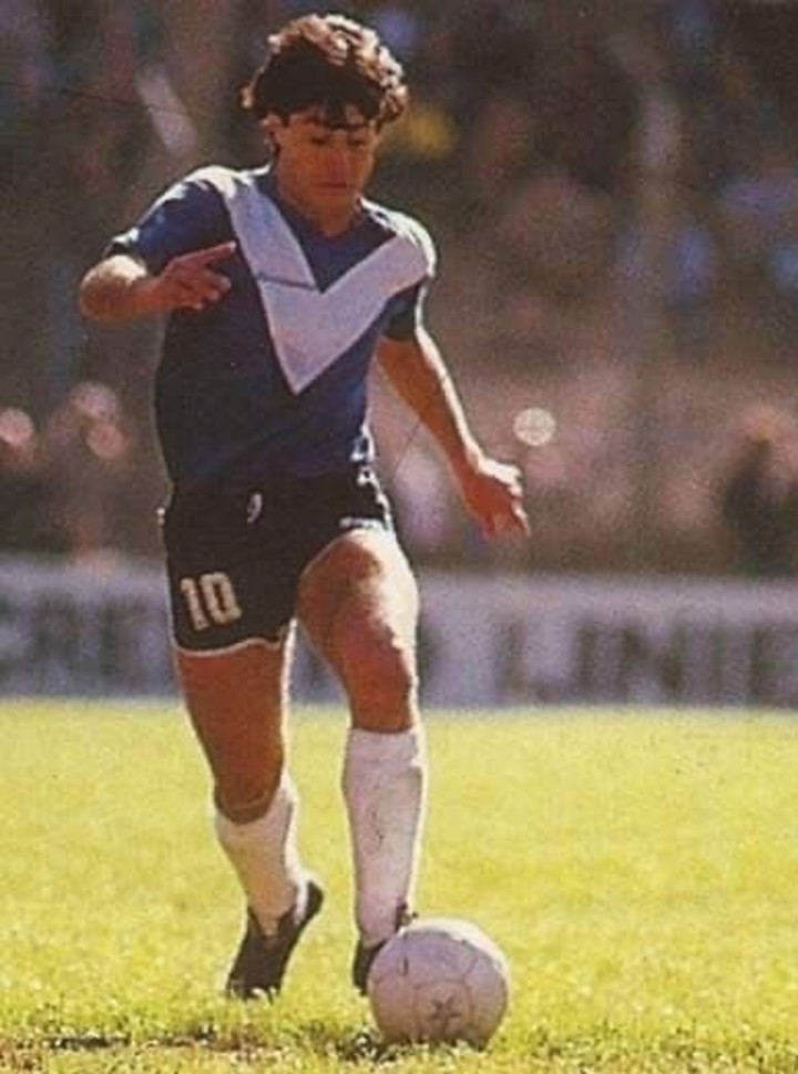 El Beto Alonso jugando para Vélez.