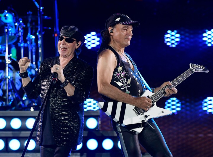Scorpions, la banda alemana de heavy metal tiene como su canción más exitosa a la balada "Still Loving You". Foto AFP/Cristina Quicler