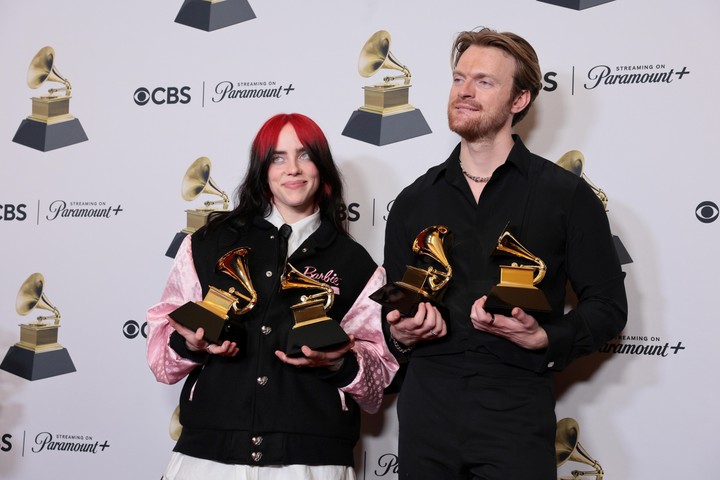 Hermanos exitosos. Billie Eilish y Finneas ya ganaron en febrero el Grammy por "What Was I Made For?", de "Barbie". Foto EFE
