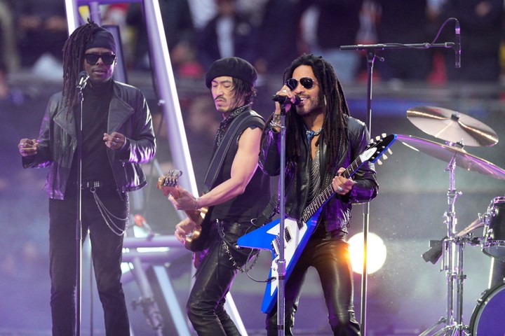 Lenny Kravitz, rockeando en la final de la Champions League, el 1 de junio de 2024. Foto: AP Photo/Dave Shopland
