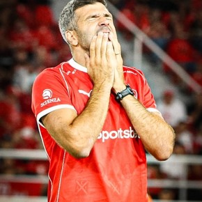 Video: el emotivo homenaje de Independiente al Puma Gigliotti 