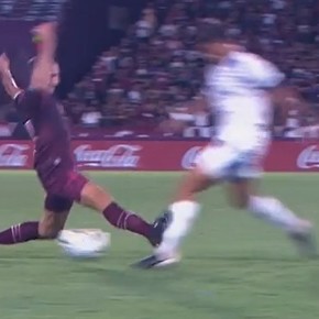 Video: podía ser roja para Izquierdoz y Lamolina terminó el partido