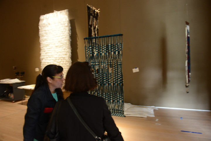 Cuerpo Textil, de Olga de Amaral en el Malba. Foto: Luciano Thieberger. 