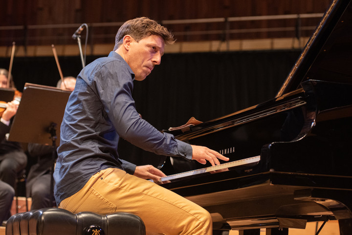 La segunda parte fue dedicada a Saúl Cosentino.