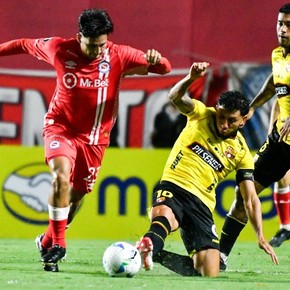 Argentinos cae ante Barcelona y se complica