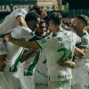 Dura caída y fin de ciclo: Newell’s fue goleado por Banfield y se quedó sin DT 