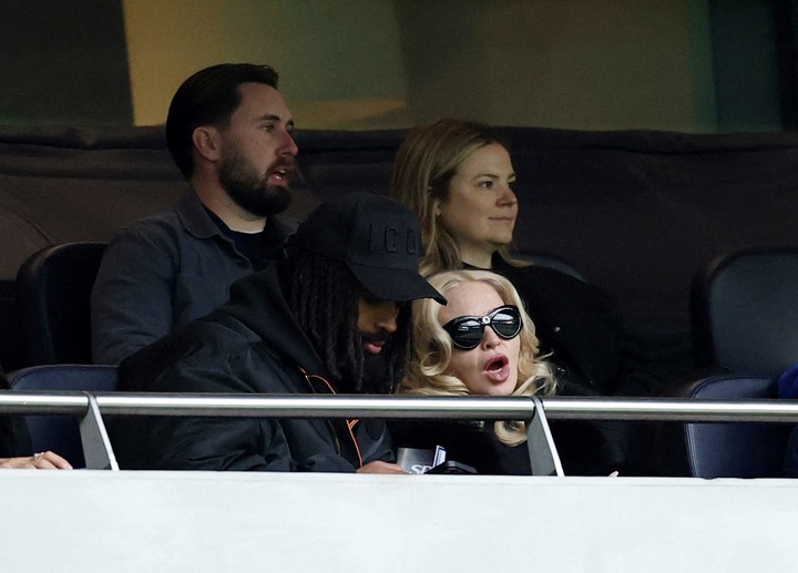 Madonna presenció el derbi entre Tottenham y Chelsea femenino. Reuters/Andrew Boyers