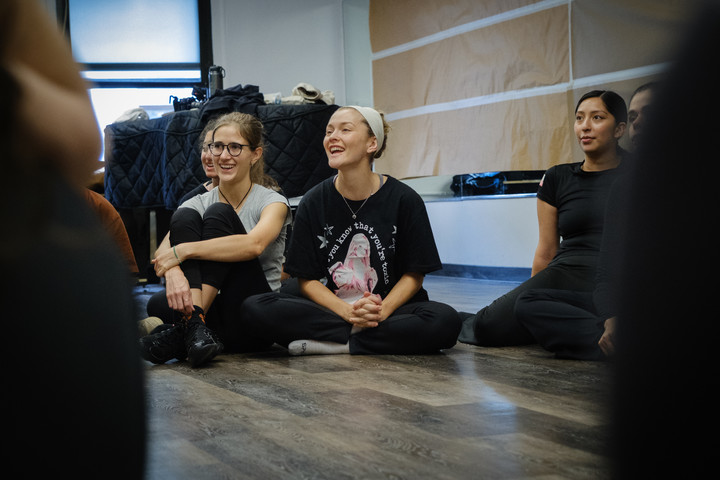 "Fue realmente muy, muy lindo y muy desafiante a muchos niveles", cuenta Minerva su paso por Broadway.