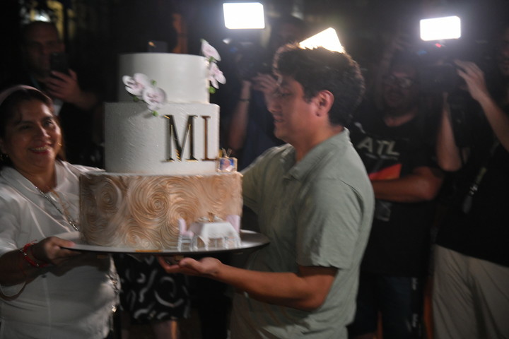 La torta llegó con mucha antelación.