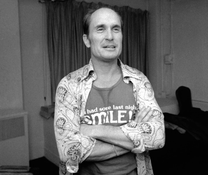 Robert Duvall aparece entre bastidores en la obra American Buffalo de David Mamet en Nueva York el 8 de febrero de 1977. Foto AP.