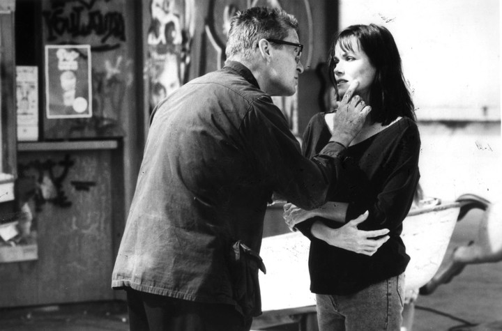 En "Un día de furia", a Robert Duvall -un agente en su último día en sus funciones- le toca atrapar al personaje de Michael Douglas.