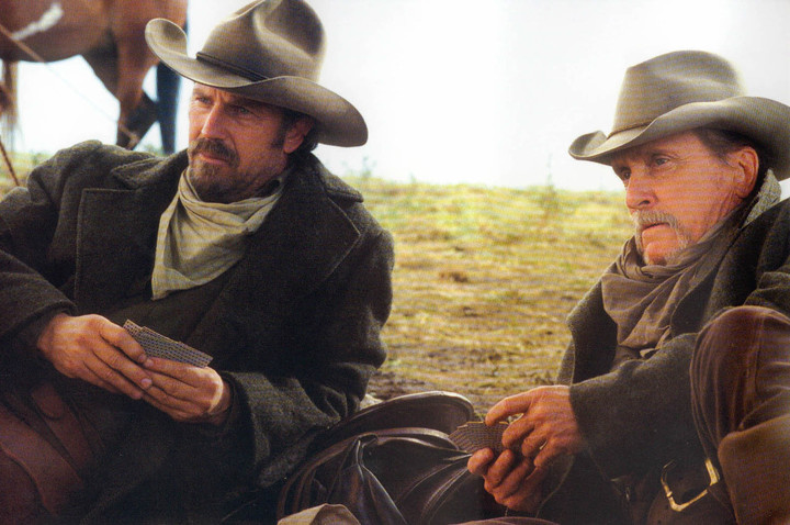 Kevin Costner y Robert Duvall, en "Pacto de justicia"