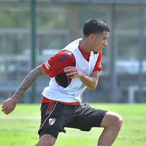 Parte de la estrategia: Kendry Páez concentrará con el plantel de River