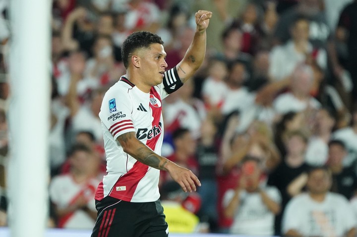 River recibe a Tigre en el Monumental
(Foto Juano Tesone - FTP CLARIN). 