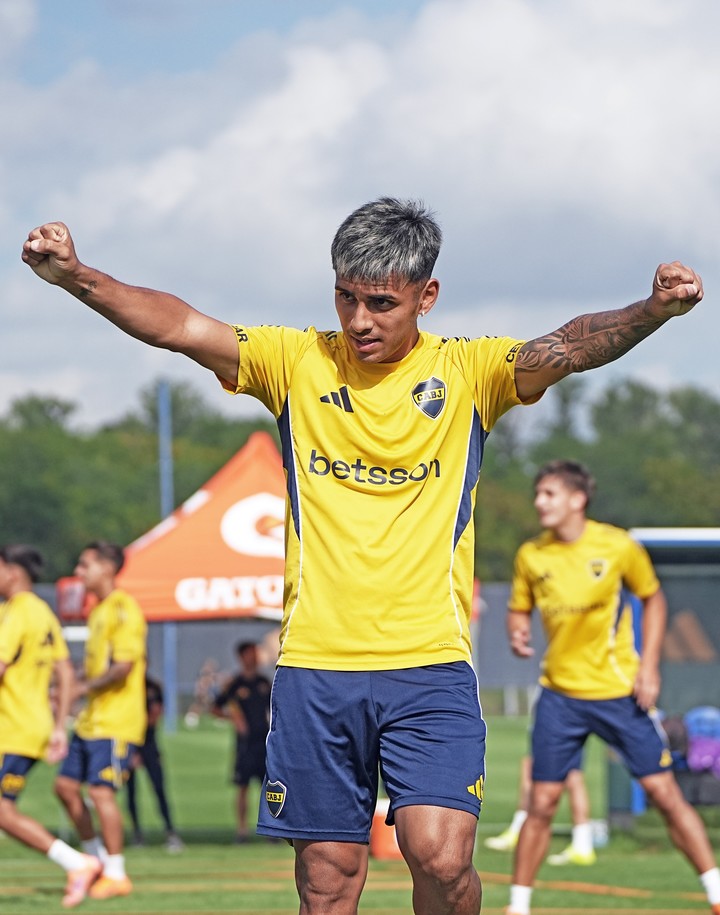 Milton se mete en el 11 en reemplazo de Paredes. (Boca Prensa)
