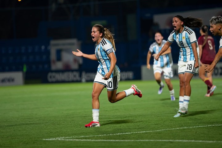 La Selección Argentina Sub 20 igualó 2-2 frente a Venezuela. Fotos: @Argentina
