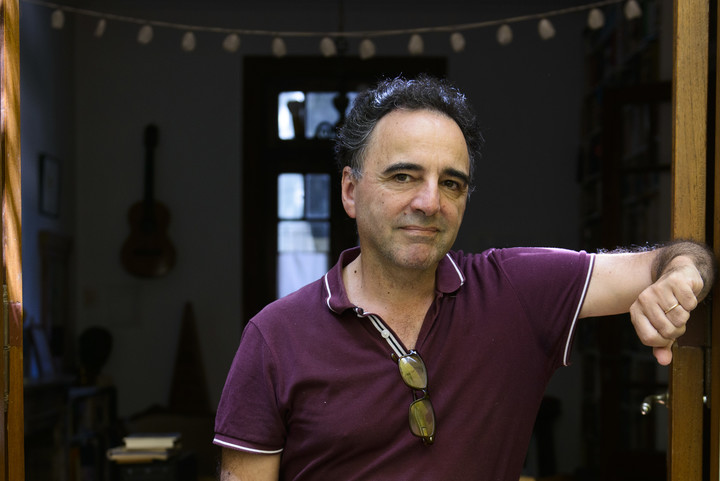 Entrevista a Pablo De Santis, escritor. Foto: Andres D'Elia.