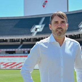 Video: los contundentes mensajes de Coudet para los pibes y los hinchas de River 