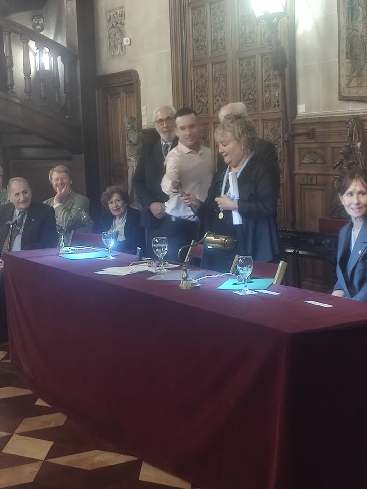La escritora Angela Pradelli ingresó a la Academia Argentina de Letras (AAL). Foto: gentileza.