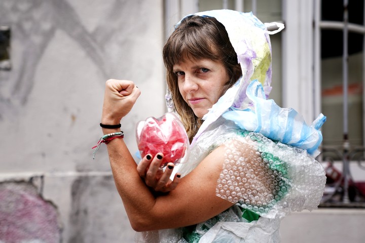 “Si te ponés a pensar, nadie lo obligó (a Adán) a comer. Sin embargo, toda la culpa recayó sobre ella (Eva)”.