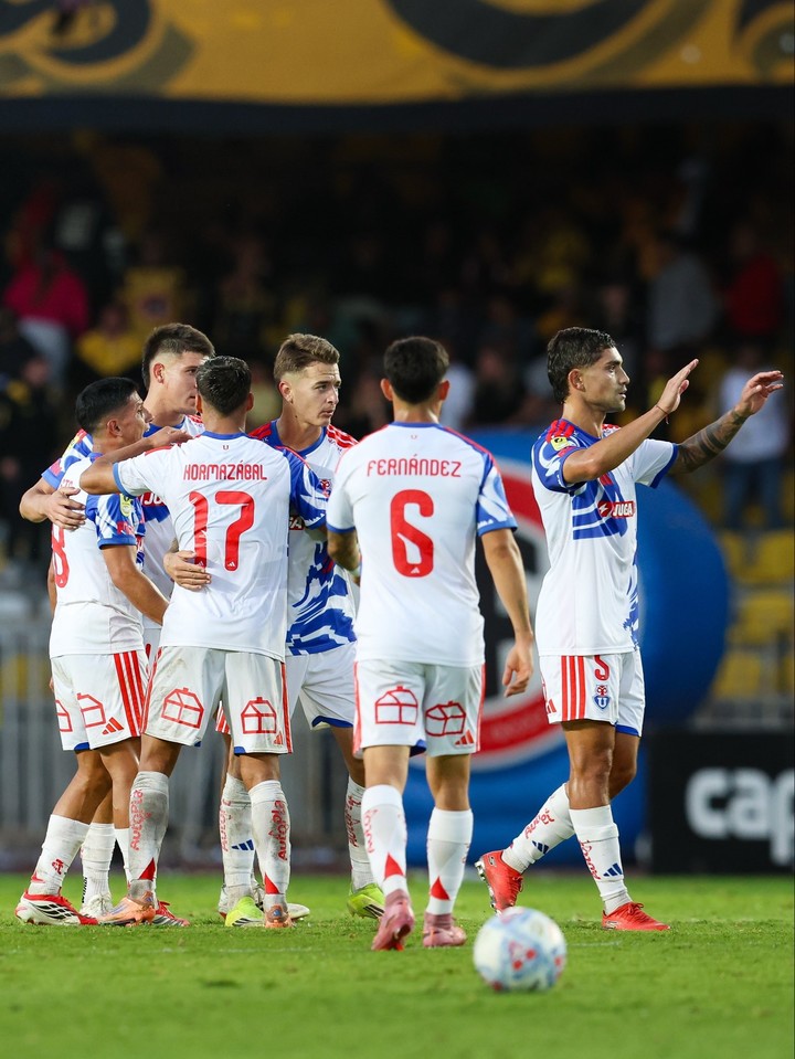 El equipo chileno espera por su DT. (@udechile).