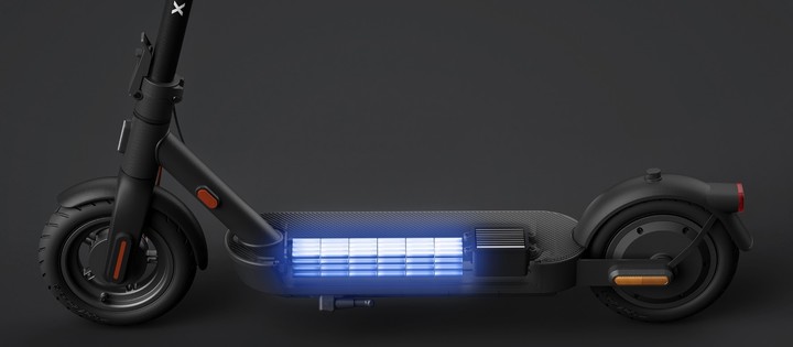 La batería de litio de larga duración del Xiaomi Scooter Eéctrico 4 Pro (2nd Gen).