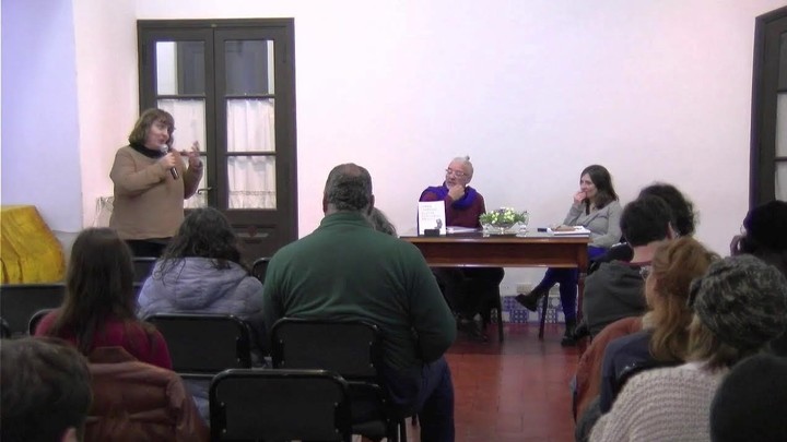 Presentación de Poesía por otros medios, de Omar Chauvié (Ediuns). Foto: gentileza.