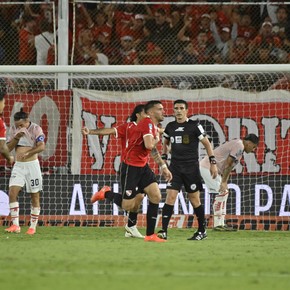 El uno x uno del agónico empate de Independiente
