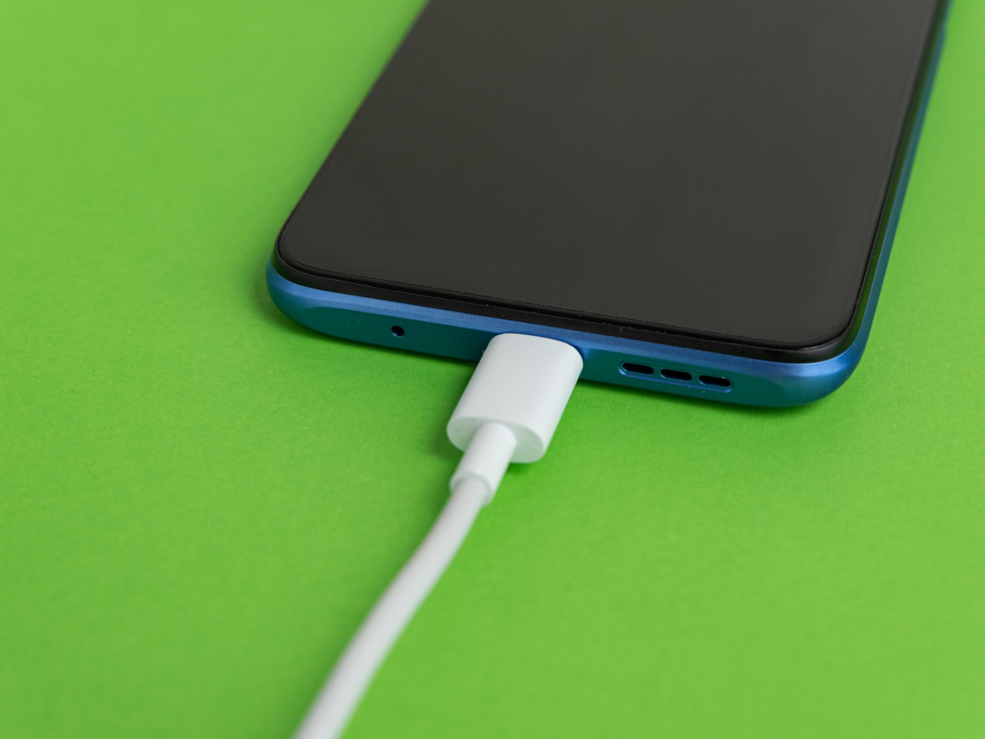 Tu Android no enciende ni carga: estos tips pueden revivirlo