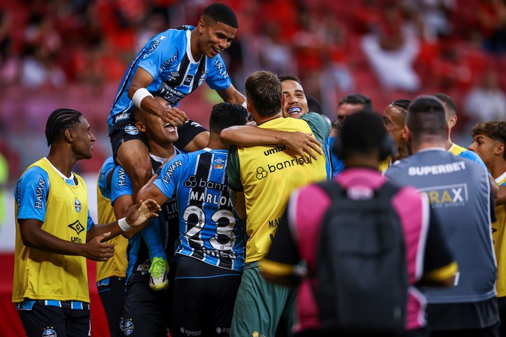 Gremio festeja el título de campeón.