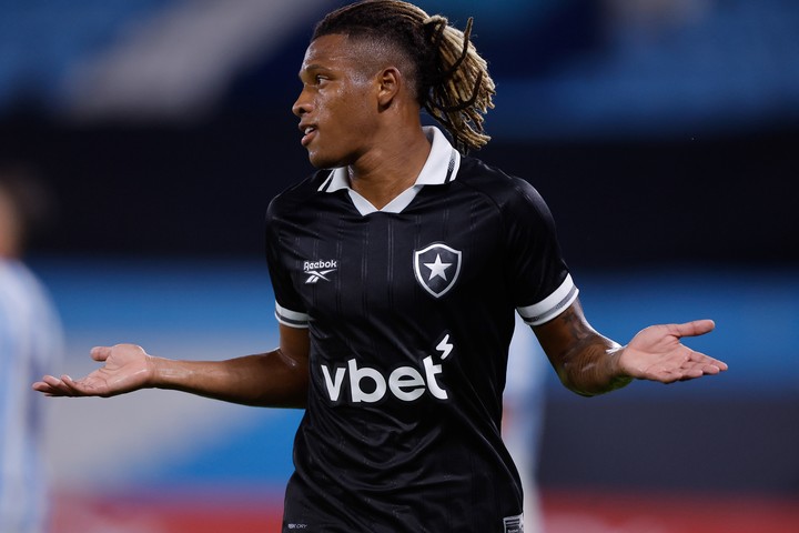 El festejo de Santos en su gol a Racing.