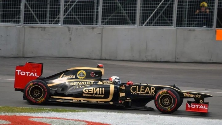 El Lotus E20 del 2012, con sus colores originales.