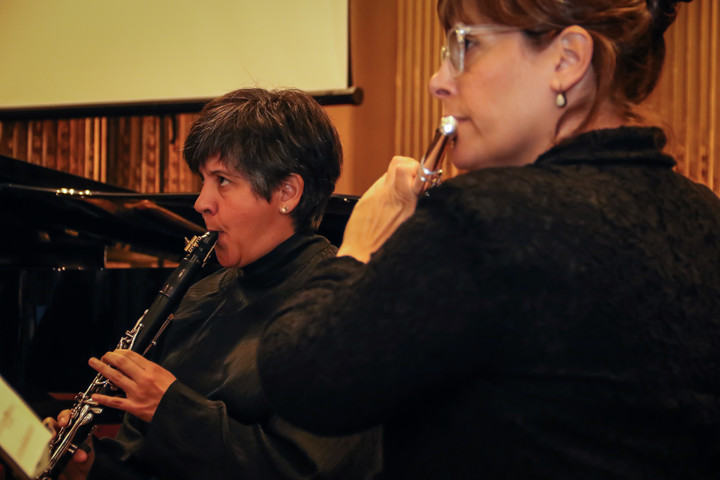 Gutiérrez fue compositor de música contemporánea y clásica.