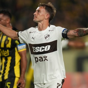 Con gol de penal de Zapiola, Platense le gana a Peñarol