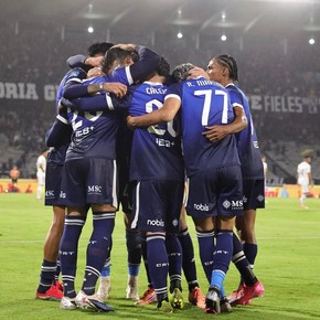 Talleres le gana 2-0 a Riestra en Córdoba