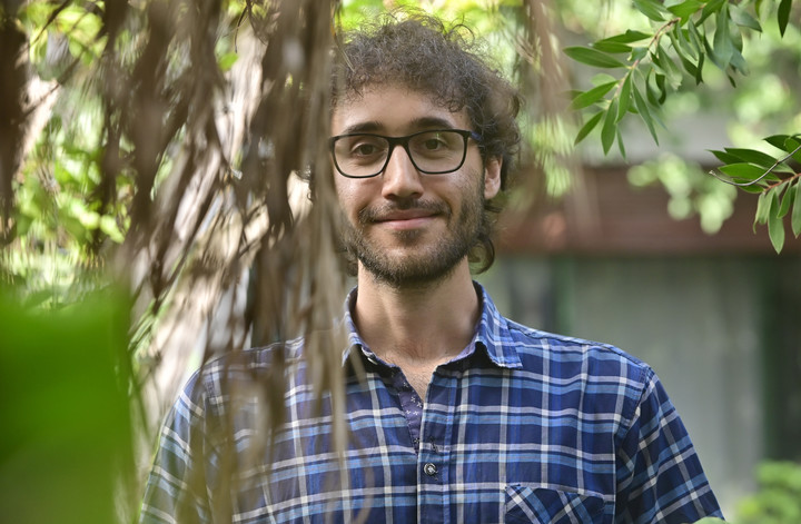 Entrevisa con el biologo Nicolás Martorell sobre su libro "Que es y que no la Inteligencia Artificial" . Foto: Matias Martin Campaya.