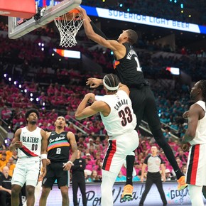 Playoffs NBA: festival de Wembanyama para unos Spurs que arrancaron a full