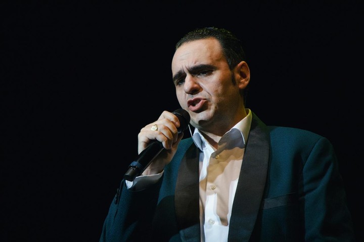 José Miguel González fue durante una década manager de Mocedades. Y hoy es una de las voces del grupo.