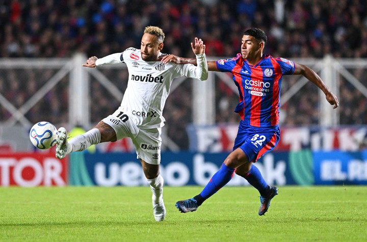 La noche de Ney en Buenos Aires. Foto: REUTERS/Rodrigo Valle