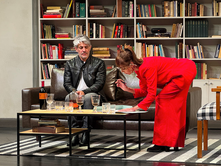 Pablo Echarri y Paola Krum, en "Maldita felicidad", en el Metropolitan.