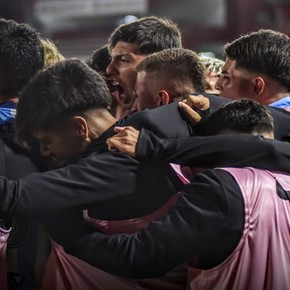 Racing se tomó revancha de la Primera y le ganó el clásico a Independiente
