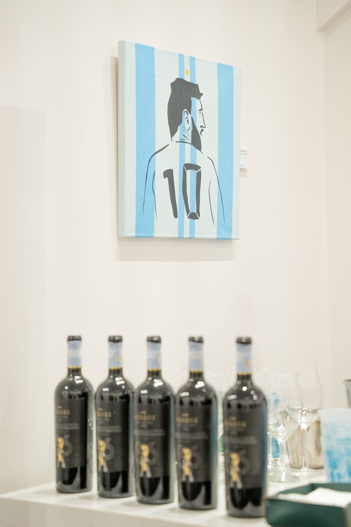 La muestra 78-86-22. Las tres copas, del artista plástico Enrique Burone Risso. Foto: gentileza Zurbaran.