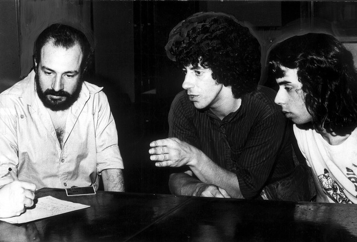 Cutaia, Moro y Fernández, en la época de La máquina de hacer pájaros, banda de Charly García.