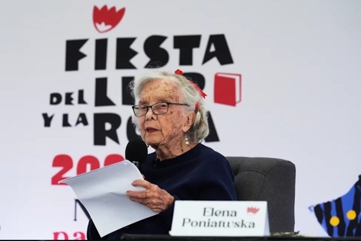 La mexicana Elena Poniatowska, premio Cervantes del año 2013. Foto: redes sociales.