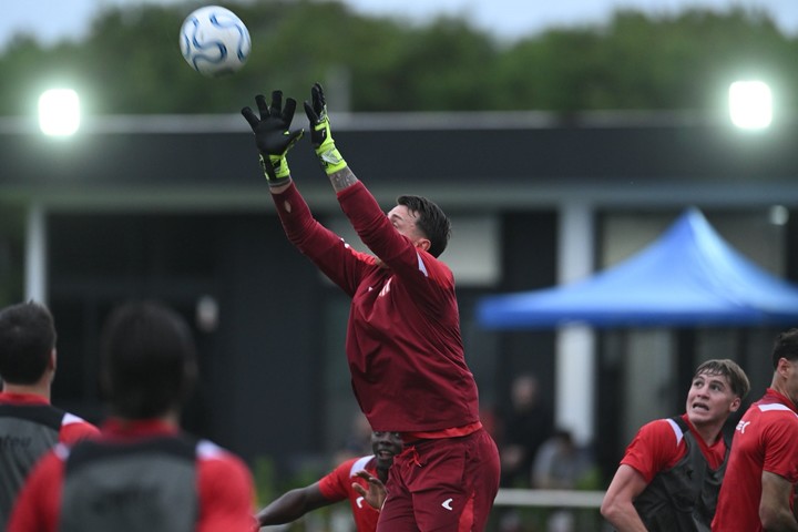 Fernando Muslera en la práctica de Estudiantes en Río de Janeiro.