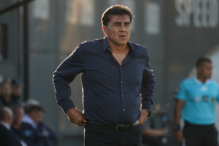 El DT de Independiente, Gustavo Quinteros (Foto Juano Tesone - CLARIN).