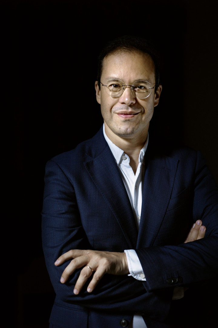 Leonardo García Alarcón fue distinguido con los International Classical Music Awards (ICMA) 2025, uno de los máximos reconocimientos internacionales en el ámbito de la música clásica.