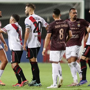Carabobo vs. River, EN VIVO por la Copa Sudamericana: tras el 1-1, expulsaron a Beltrán y el Millonario se quedó con 10