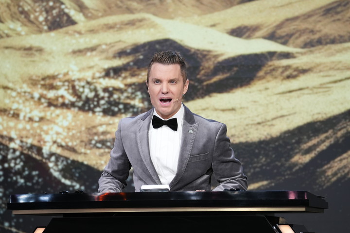 Santiago del Moro, ganador del Martín Fierro de Oro, es el conductor de la fiesta de la TV 2026.